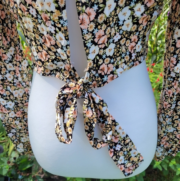 Altar'd State Women's Cropped Long Sleeve Multicolor Floral Top Size S - Picture 6 of 6